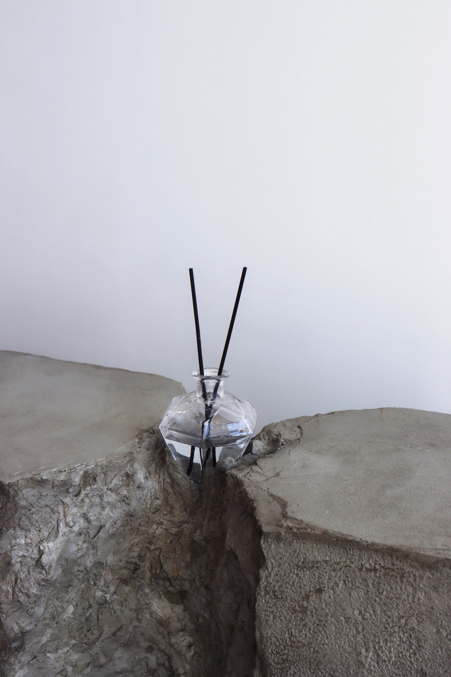 INTERSECTION | Diffuser Table